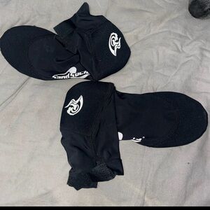 Sand socks, size medium